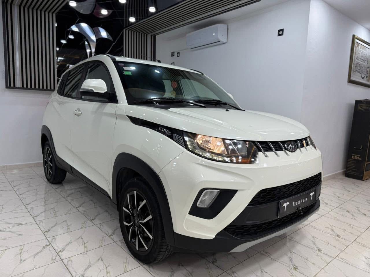 Mahindra KUV100 K8