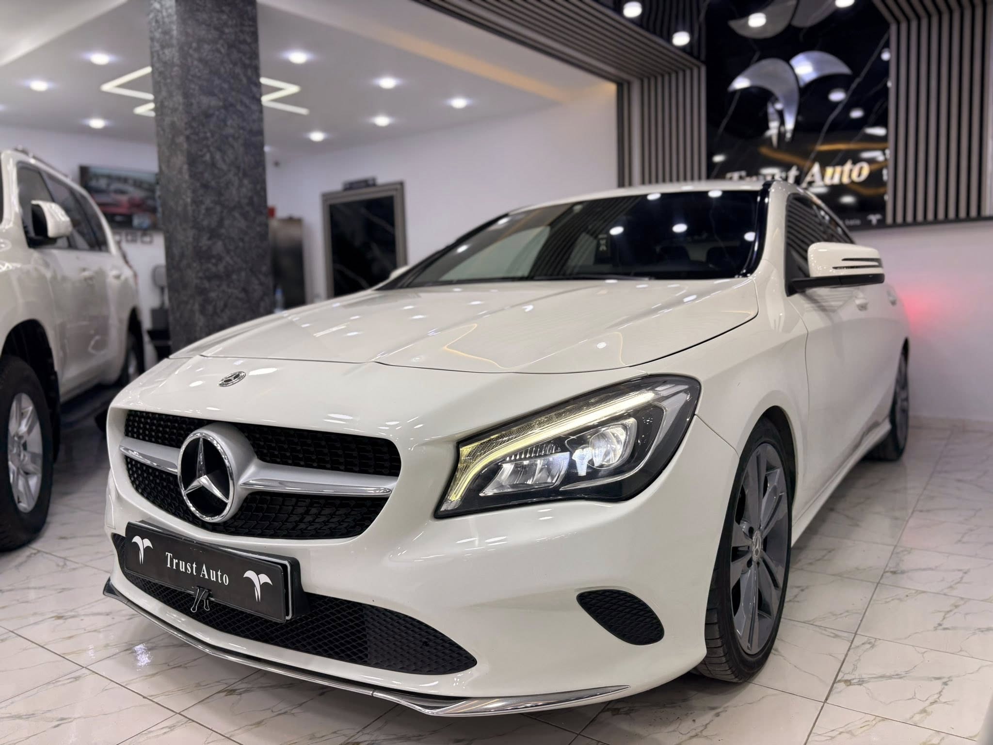 Mercedes-Benz Cla 180 BVA